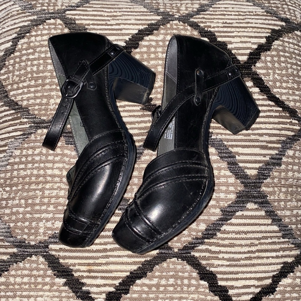 Dansko Black Reeny Full Grain Shoes